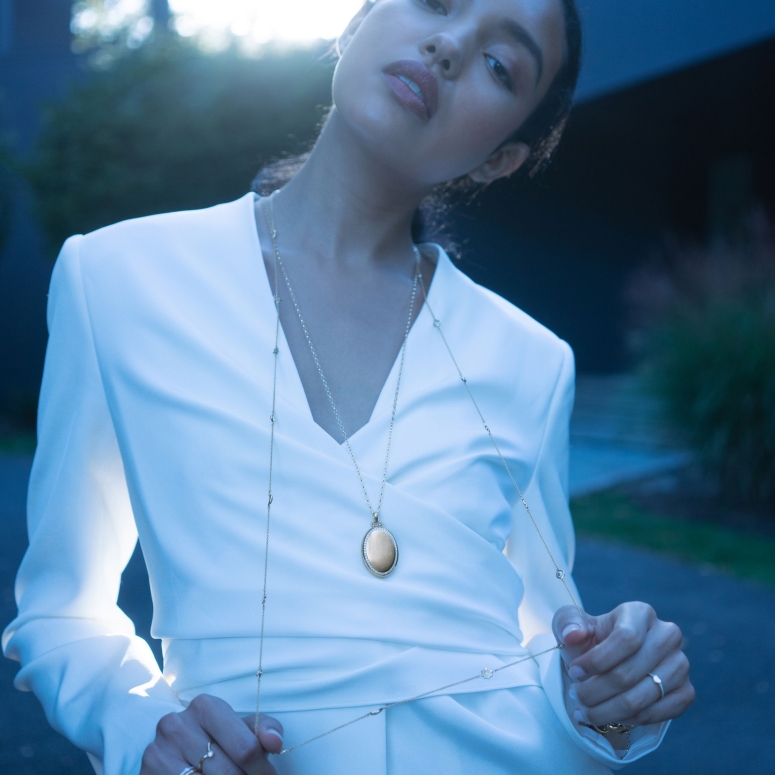 Model wearing Monica Rich Kosann necklace