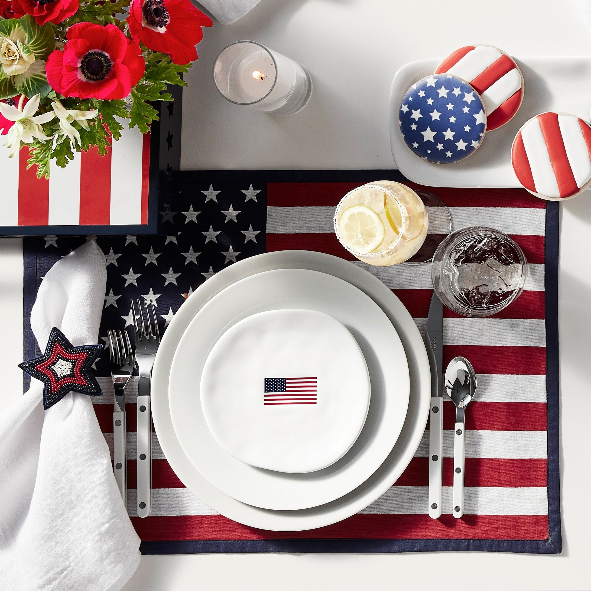 American Flag dinnerware