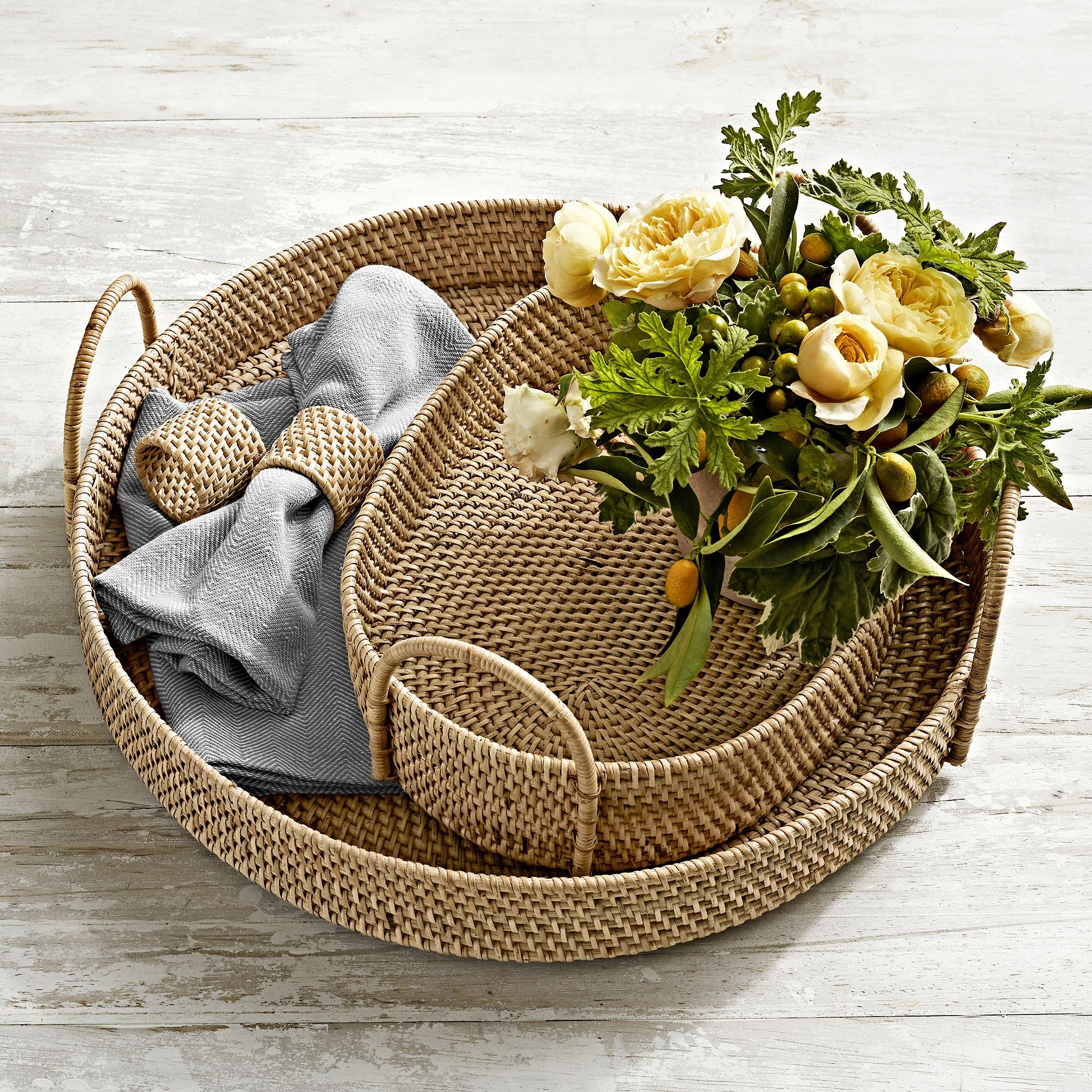 woven round tray with flowers